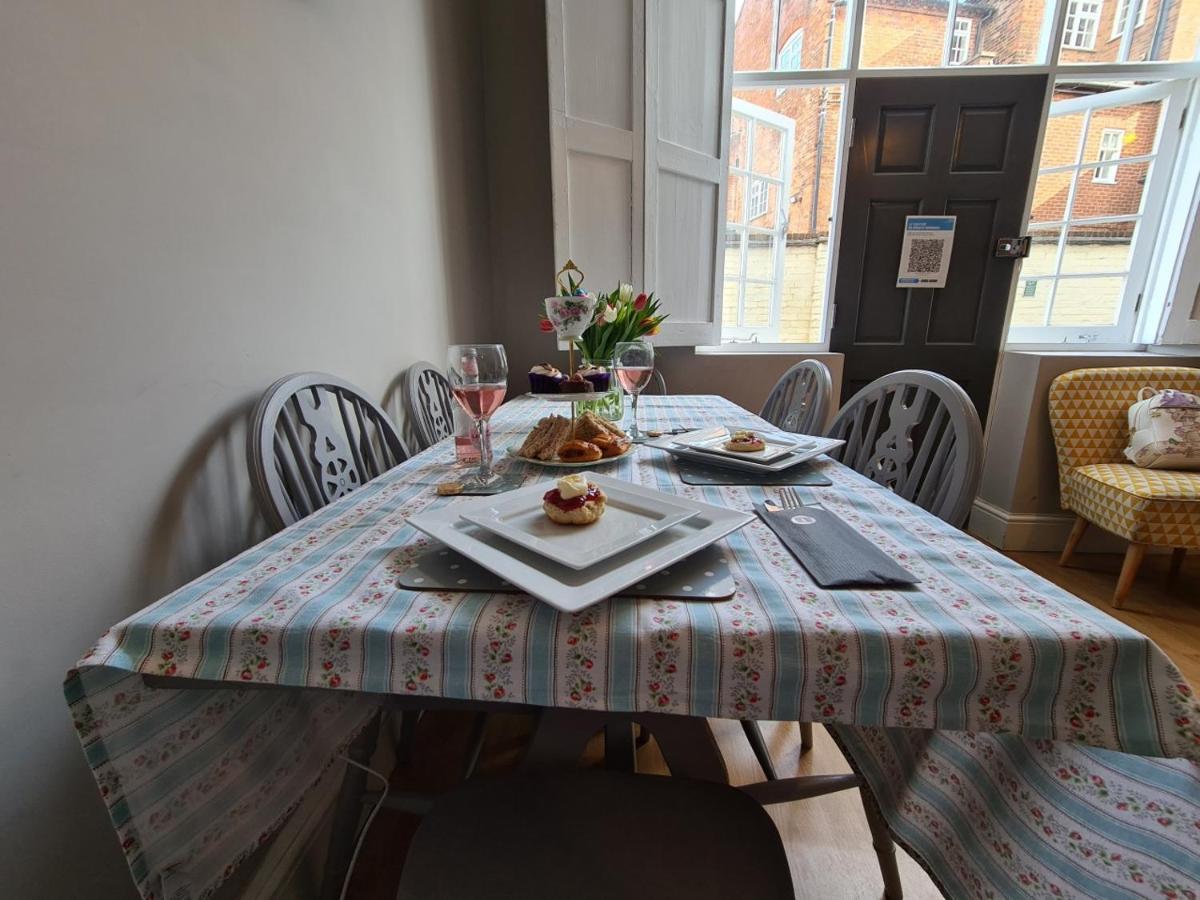 Coopers, Ground Floor Apartment With 2 Bedrooms And 2 Bathrooms Within A Georgian Listed Building Burton-upon-Trent Exteriör bild