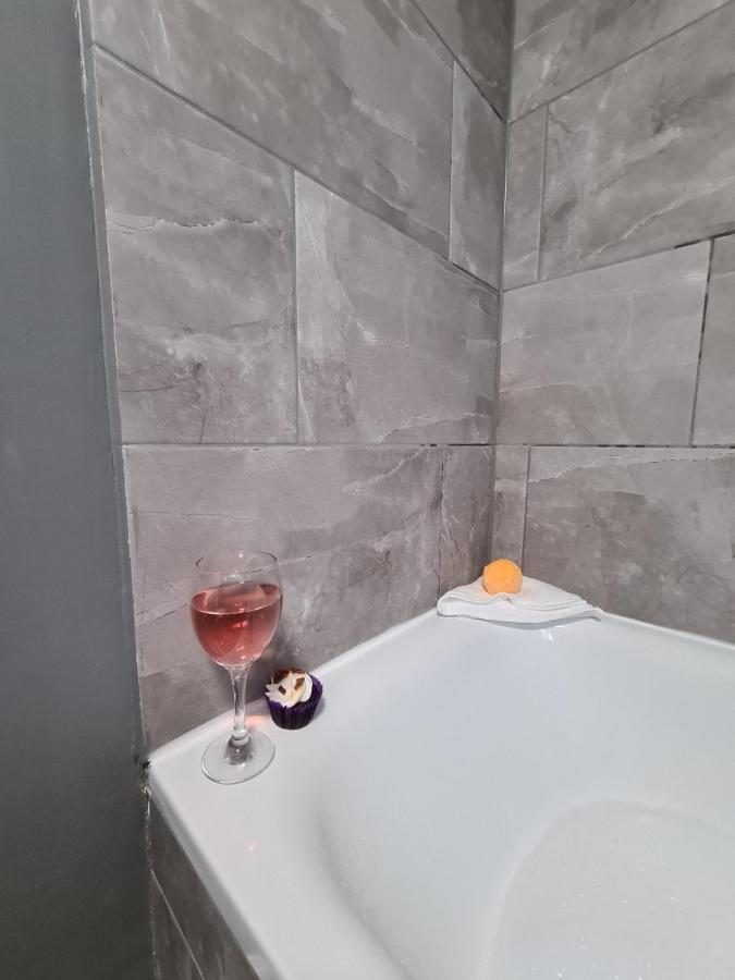 Coopers, Ground Floor Apartment With 2 Bedrooms And 2 Bathrooms Within A Georgian Listed Building Burton-upon-Trent Exteriör bild