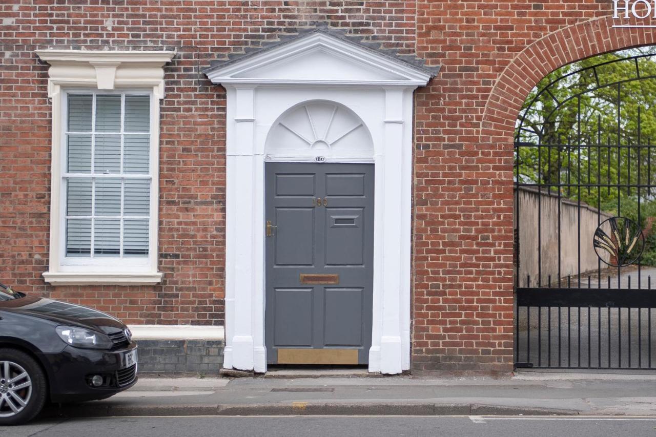 Coopers, Ground Floor Apartment With 2 Bedrooms And 2 Bathrooms Within A Georgian Listed Building Burton-upon-Trent Exteriör bild